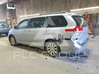 2012 Toyota SIENNA фото