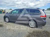 2012 Toyota SIENNA фото