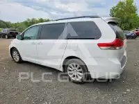 2012 Toyota SIENNA photo