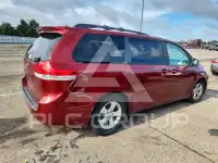 2012 Toyota SIENNA фото