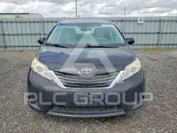 2012 Toyota SIENNA photo