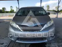 2012 Toyota SIENNA фото