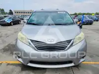 2012 Toyota SIENNA фото
