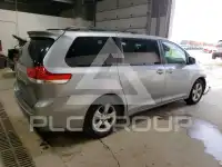 2012 Toyota SIENNA фото