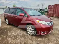 2012 Toyota SIENNA photo