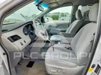 2012 Toyota SIENNA photo