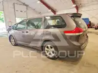 2012 Toyota SIENNA фото