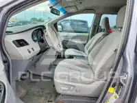2012 Toyota SIENNA фото