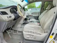 2012 Toyota SIENNA photo
