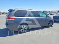 2012 Toyota SIENNA фото