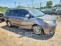 2012 Toyota SIENNA фото