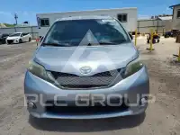 2012 Toyota SIENNA фото