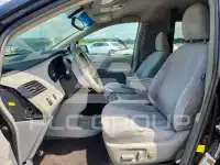 2012 Toyota SIENNA photo