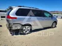2012 Toyota SIENNA фото