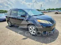 2012 Toyota SIENNA photo