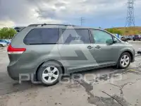 2012 Toyota SIENNA фото