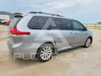2012 Toyota SIENNA фото
