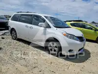 2012 Toyota SIENNA фото
