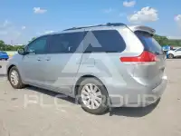 2012 Toyota SIENNA фото