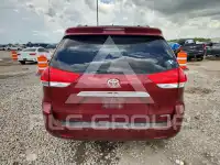 2012 Toyota SIENNA photo