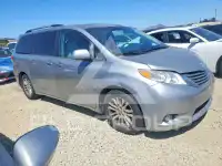 2012 Toyota SIENNA photo