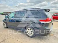 2012 Toyota SIENNA фото