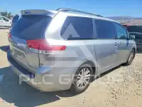 2012 Toyota SIENNA photo