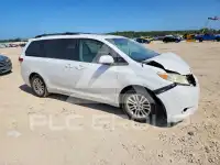 2012 Toyota SIENNA photo