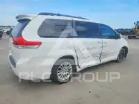 2012 Toyota SIENNA photo