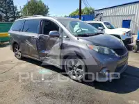 2012 Toyota SIENNA photo