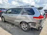 2012 Toyota SIENNA фото