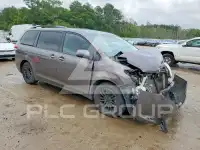 2012 Toyota SIENNA photo