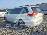 2012 Toyota SIENNA фото