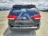 2012 Toyota SIENNA фото