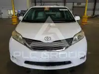 2012 Toyota SIENNA фото