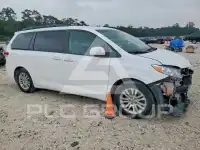 2012 Toyota SIENNA photo