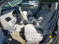 2012 Toyota SIENNA фото