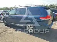 2012 Toyota SIENNA фото