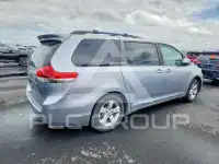 2012 Toyota SIENNA фото
