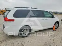 2012 Toyota SIENNA photo