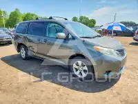 2012 Toyota SIENNA фото