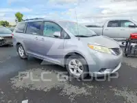 2012 Toyota SIENNA фото