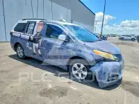 2012 Toyota SIENNA фото