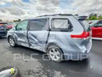 2012 Toyota SIENNA фото