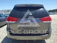 2012 Toyota SIENNA photo