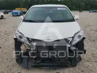 2012 Toyota SIENNA photo