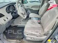 2012 Toyota SIENNA фото