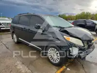 2012 Toyota SIENNA фото