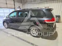 2012 Toyota SIENNA photo