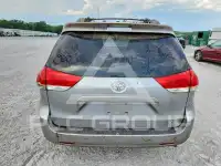 2012 Toyota SIENNA photo